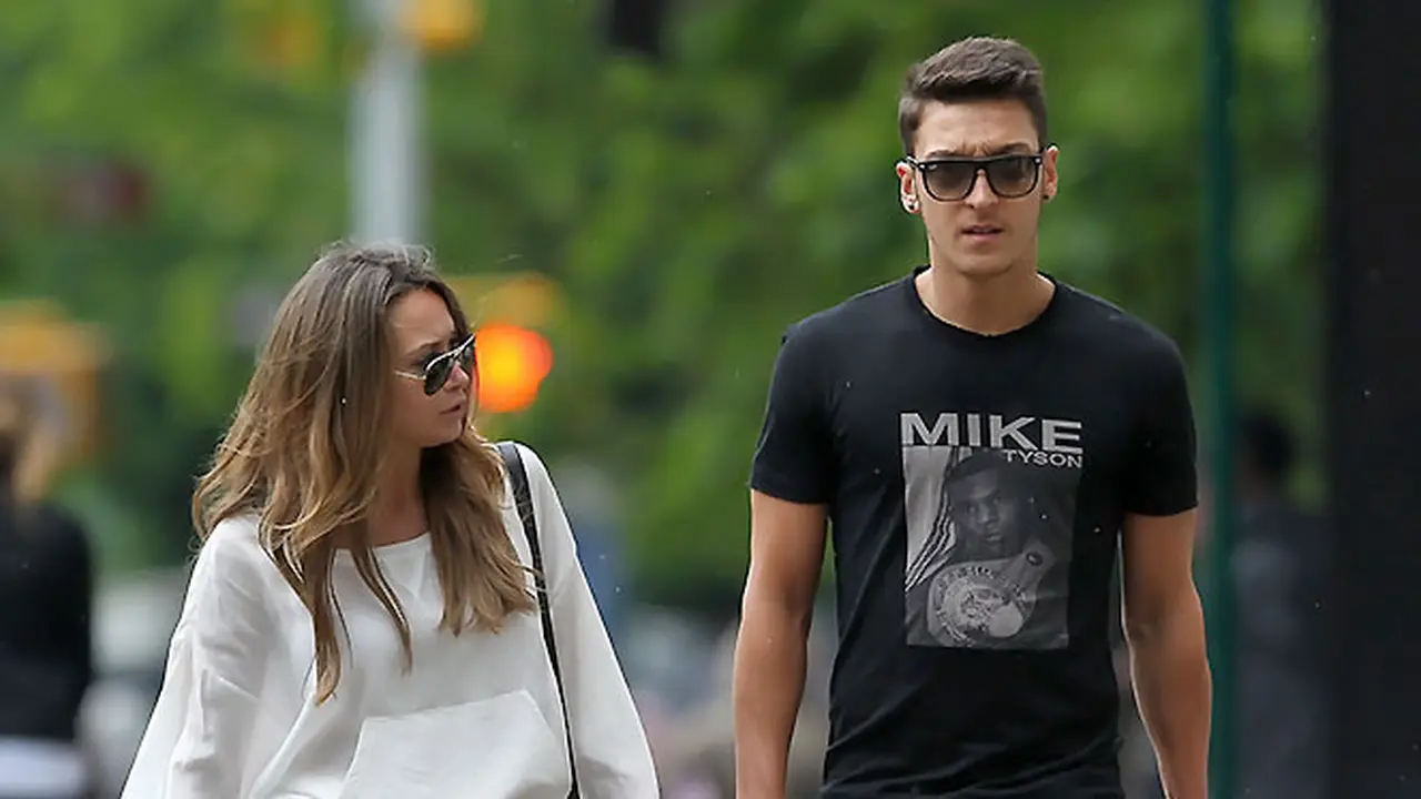 ozil-131018a.jpg