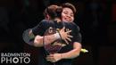 Keunggulan pasangan Greysia/Apriyani mampu disamakan Kititharakul/Prajongjai di gim kedua dengan skor 17-21. Gim ketiga berlangsung sengit dan ketat, kedua pasangan saling mencetak angka hingga akhirnya berakhir dengan skor 21-19 untuk pasangan Indonesia. (Badminton Photo/Yves Lacroix)