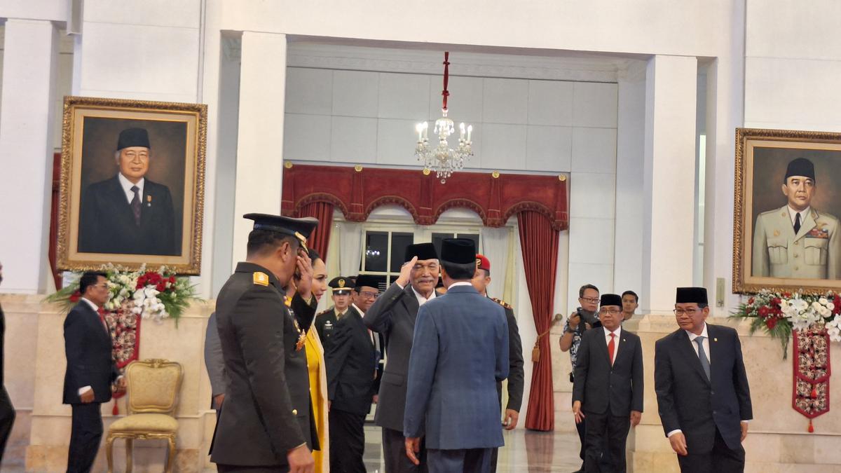 Bertemu Jokowi di Istana, Luhut Binsar Pandjaitan Langsung Beri Salam Hormat