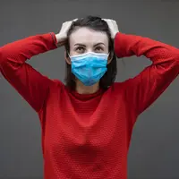 Beberapa hal ini jika dilakukan dapat membuat kita rentan terinfeksi ulang Covid-19. Simak selengkapnya (FOTO: Unsplash.com/Engin Akyurt).