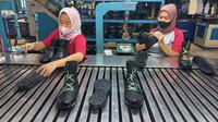 Industri alas kaki Indonesia terus merambah pasar ekspor dunia. Salah satunya dilakukan oleh PT Venamon Footware Manufacturer yang merupakan produsen sepatu asal Bandung, Jawa Barat.