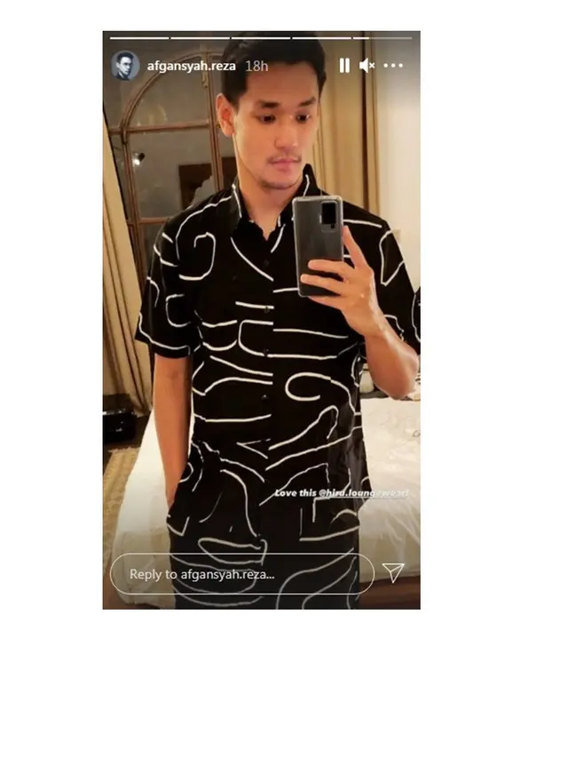 6 Potret Afgan Syahreza Tanpa Kacamata, Bikin Pangling Netizen