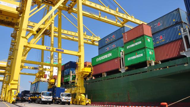Dorong Pertumbuhan Ekonomi Pelindo III Permudah Proses Ekspor Impor