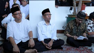 Mengenang Mendiang Alm Adnan Buyung Nasution Photo Fimela Com