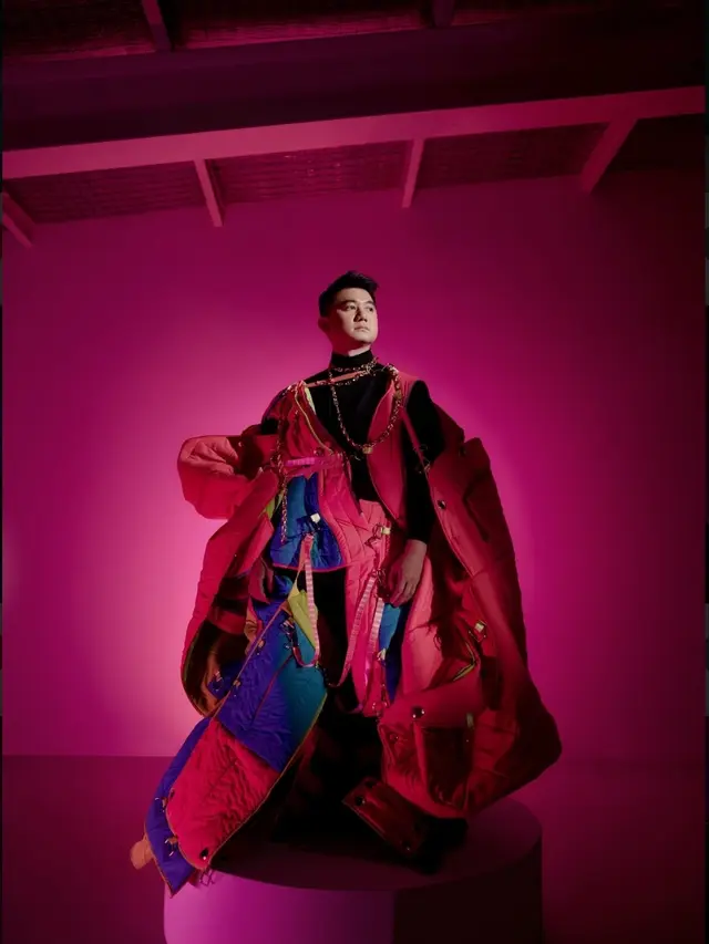 Caren Delano Bedah Personal Style 188 Pesohor Tanah Air Hanya dengan 3 Fashion Item di Pameran Abracadbra