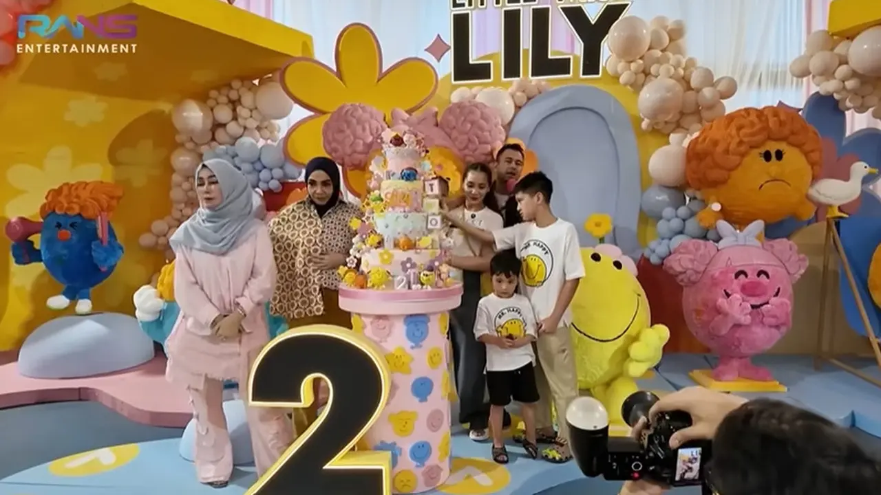 Potret Dekorasi Perayaan Ultah ke-2 Lily Anak Angkat Raffi Gigi (YouTube/Rans Entertainment)