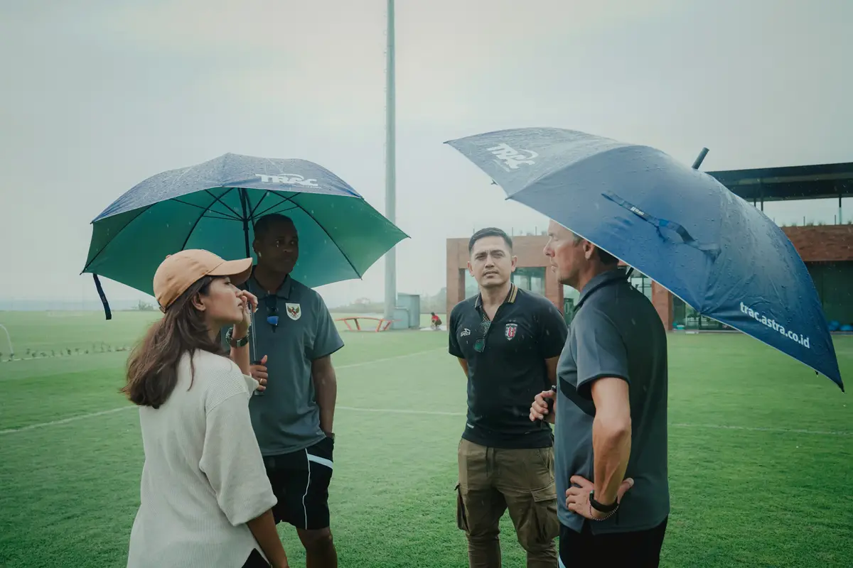 Pelatih Timnas Indonesia Patrick Kluivert kembali menyambangi Bali United Training Center