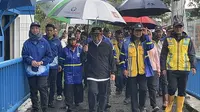 Pramono-Wamen PU Tinjau Pintu Air Cengkareng Barat yang Siaga 1, Pastikan Debit Air Mulai Turun