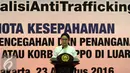 Menlu, Retno Marsudi memberikan sambutan saat acara penandatanganan MoU untuk menanggulangi persoalan kasus Tindak Pidana Perdagangan Orang (TPPO) atau Human Trafficking, Jakarta, Selasa (23/8). (Liputan6.com/Helmi Afandi)