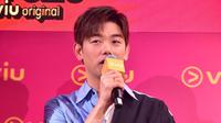 Penyanyi Korea Selatan Eric Nam dalam launching variety show No Sleep No Fomo. (Viu Original)