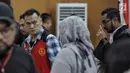 Aktor Tio Pakusadewo saat sidang lanjutan di PN Jakarta Selatan, Kamis (28/6). Dalam pledoinya, Tio mengaku kepada majelis hakim bahwa dirinya adalah pecandu selama 10 Tahun belakangan ini. (Liputan6.com/Faizal Fanani)