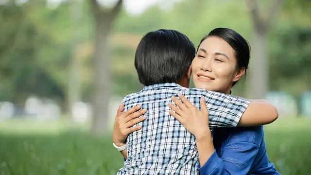 Kelola perilaku menantang dengan cara yang empatik, suportif, dan sehat