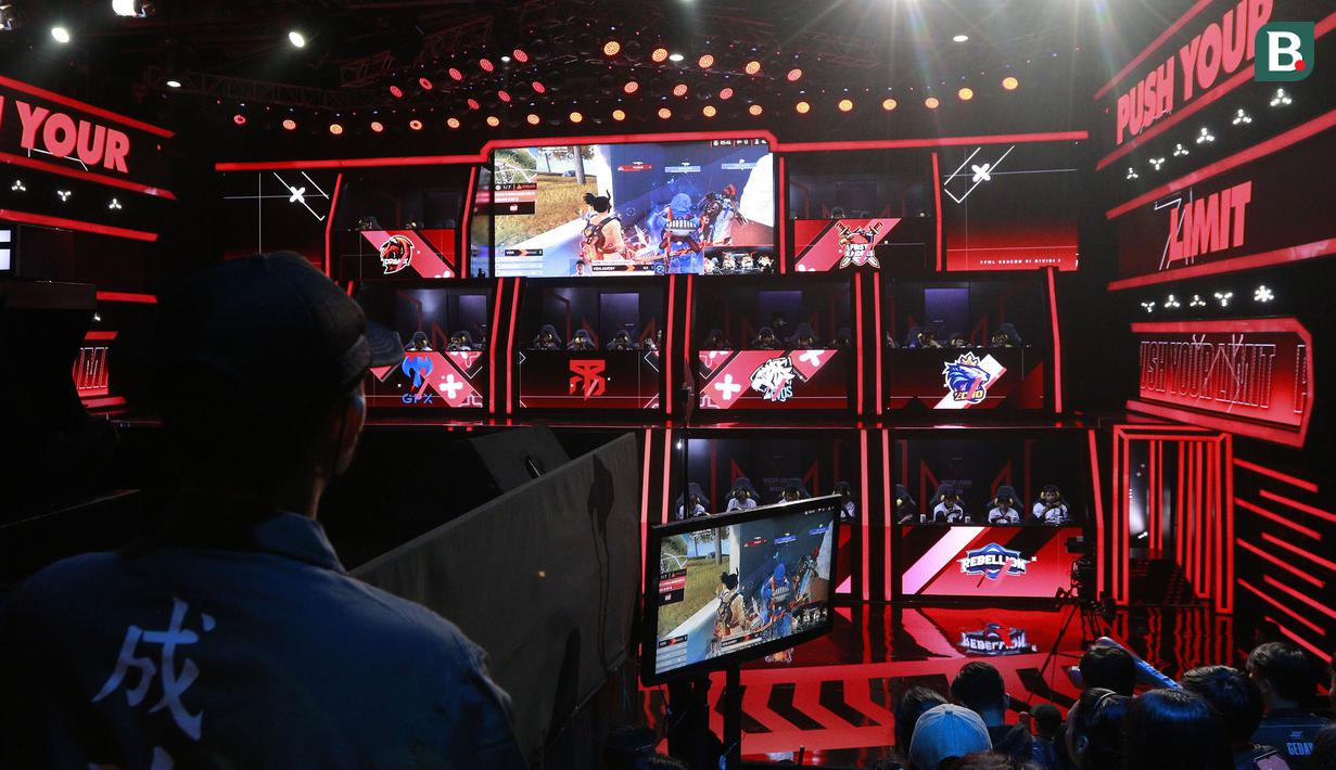 Tak hanya gelar untuk tim, penghargaan individu juga diraih oleh salah satu pemain dari SES Alfaink. Reyyy turut serta meraih penghargaan individu berupa Predator setelah mengoleksi 144 elims. (Bola.com/M Iqbal Ichsan)