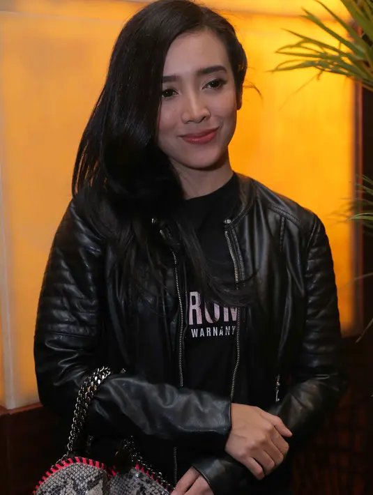 Tak hanya itu, karakter yang diperankan oleh Dea Ananda memiliki problematika kehidupan. Diantaranya, masalah ekonomi,masalah keluarga dan lainnya. (Andy Masela/Bintang.com)