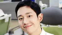 Munhwa mengabarkan jika Jung Hae In mendapatkan Rp 1,3 milir hanya dari iklan per tahunnya. Dan kini penghasilan tersebut meningkat 3 sampai 4 kali lipat. (Foto: instagram.com/holyhaein)