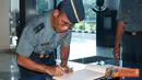 Citizen6, Surabaya: Dankobangdikal Laksda TNI Sadiman menerima kunjungan kerja Waaspers Kasal, Laksma TNI Sugeng Darmawan di Auditorium Gedung Ki Hadjar Dewantara, Bumimoro Kobangdikal, Rabu, (9/6). (Pengirim: Penkobangdikal)