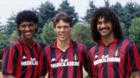 Trio legenda AC Milan: Dari kiri ke kanan: Frank Rijkaard, Marco van Basten, Ruud Gullit (AC Milan). 