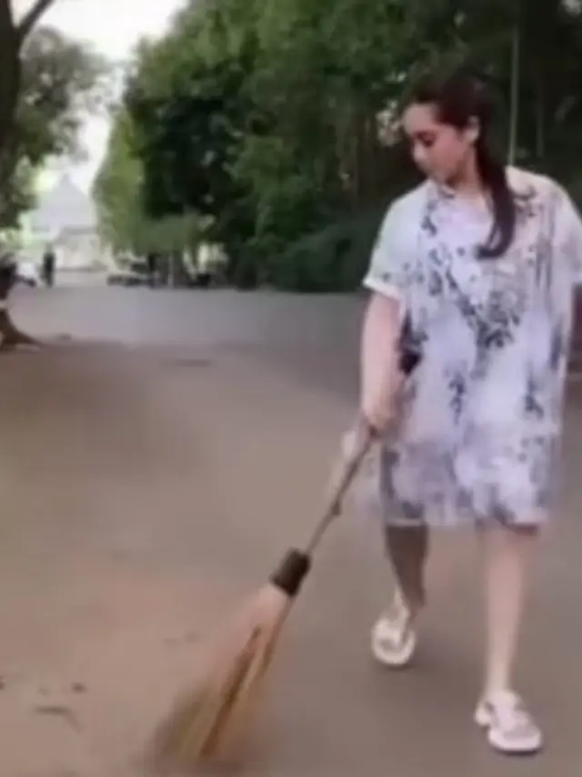 Nagita Slavina (TikTok//madamesuperstar)