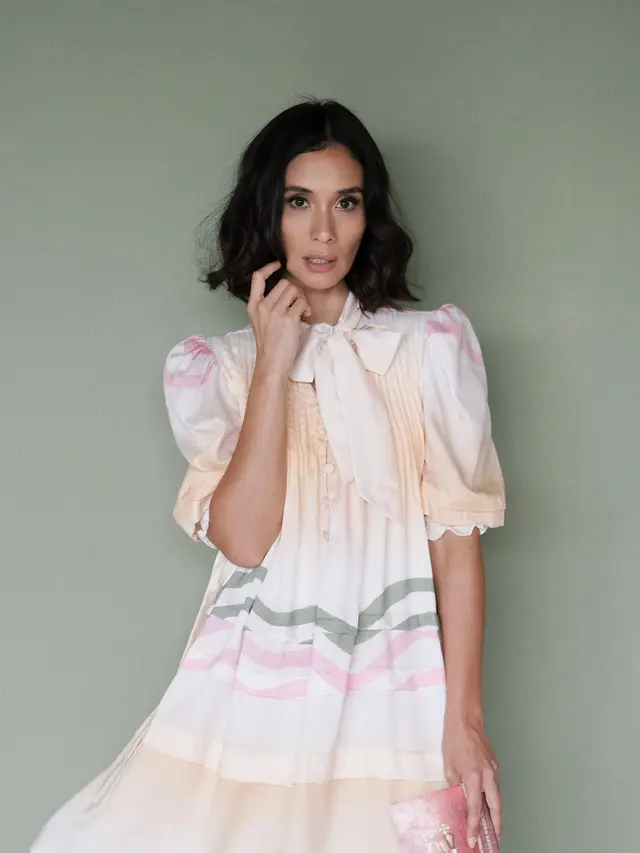 Potret Terbaru Marsha Timothy, Fashionable di Usia 40an dengan Outfit dari Merek Lokal