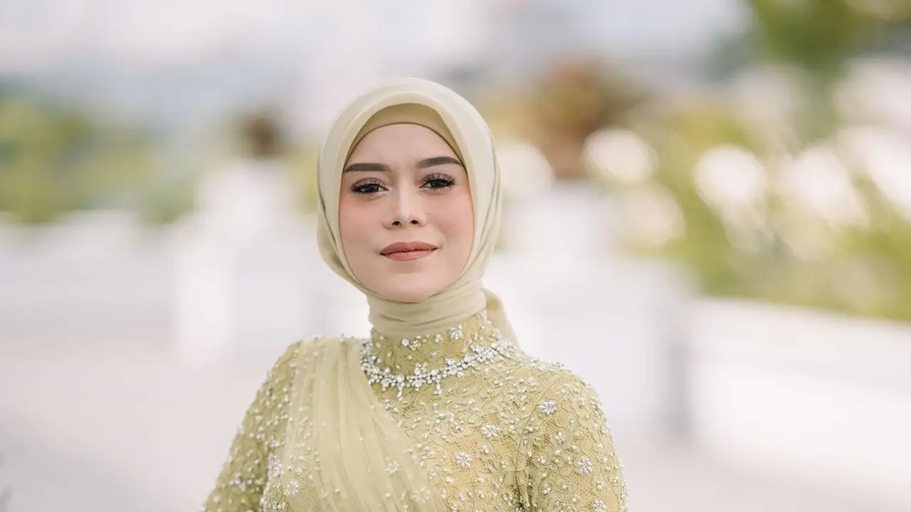 10 Inspirasi Kebaya Warna Hijau ala Public Figure, dari Lesti Kejora, Mahalini, hingga Maudy Ayunda