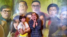 Di luar kasus yang menjeratnya, kehidupan rumah tangganya dikenal adem ayem. Revaldo kerap tampil mesra bareng sang istri di media sosial. Indah Puspita Sari merupakan seorang model yang dipersuntingnya pada tahun 2016 lalu. Hampir 7 tahun pernikahan, ikatan cinta keduanya tetap kuat meski cobaan datang. (Liputan6.com/IG/@revaldo.f.s.p)