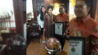 Rekor batu akik terbesar milik Fadli Zon. (Liputan6.com/Taufiqurrahman)