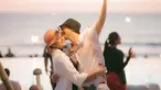 Lewat momen liburannya dengan suami dan anak, Biby Alraen terlihat melepaskan hijabnya. Istri Rifky Balweel ini terlihat pede tampil tanpa mengenakan hijabnya. Tak heran sudah hampir 4 tahun lamanya, Biby Alraen dikenal punya penampilan kece lewat gaya berhijabnya. (Liputan6.com/IG/@bibyalraen13).