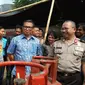 Bareskrim Polri menggerebek pabrik yang diduga dijadikan tempat pengoplosan gas di wilayah Tangerang. (Liputan6.com/Hanz Salim)