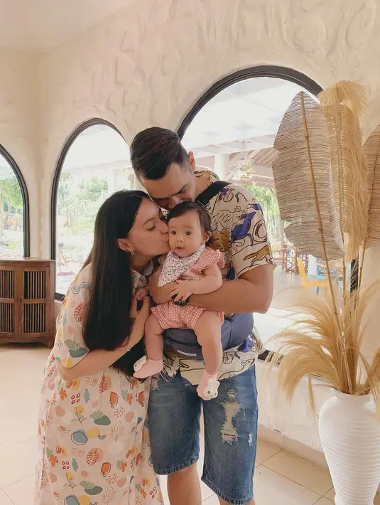 Asmirandah dan Jonas Rivanno (Instagram/asmirandah89)