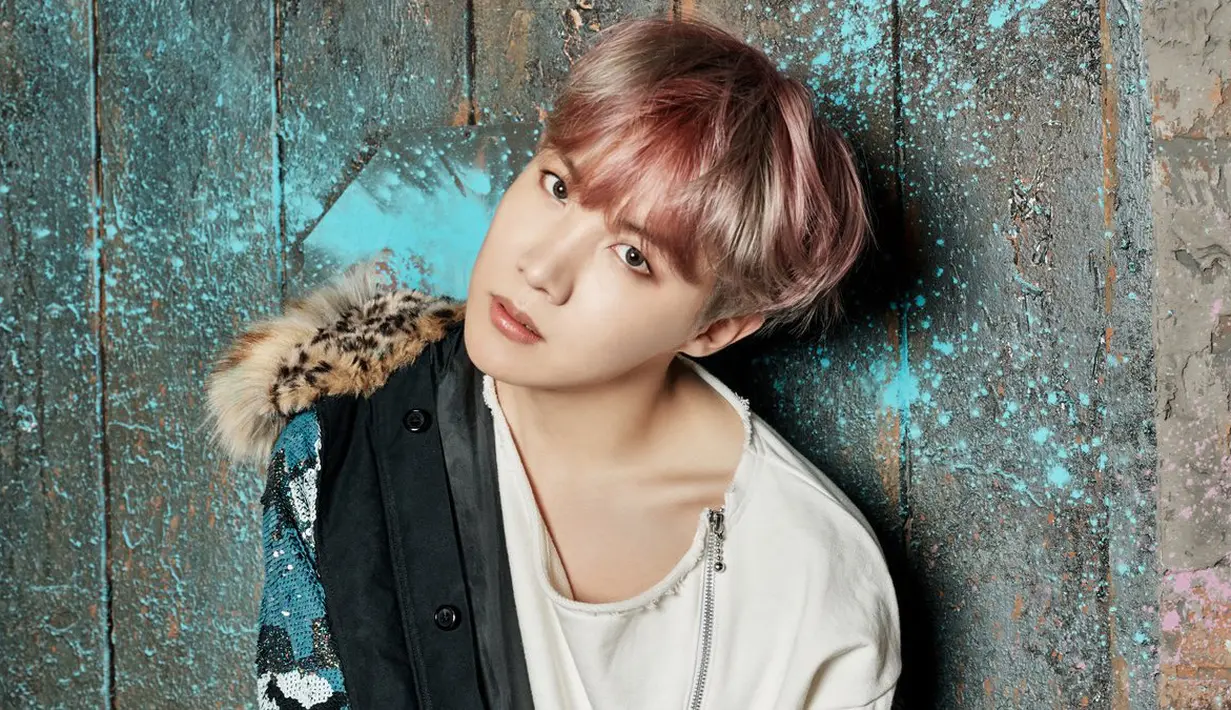 "Aku senang BTS bisa jadi nomor 1 di chart Billboard 200. Aku berterima kasih kepada ARMY yang sudah menjadikan posisi pertama ini. Aku ingin menikmati kabar bahagian ini bersama personel lainnya," jelas J-Hope. (Foto: Soompi.com)