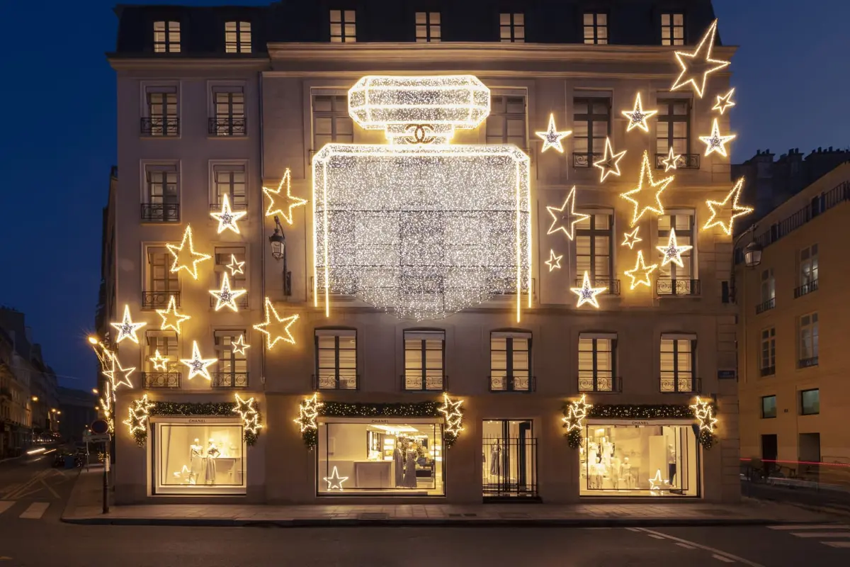 Merayakan Musim Liburan di 19 rue Cambon bersama Chanel