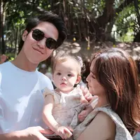 Syifa Hadju dan El Rumi terlihat kompak dengan busana serba putih saat liburan di Bali (@syifahadju)