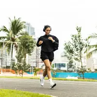 Olahraga bisa menjadi salah satu bentuk self-care yang membantu tubuh dan pikiran merasa lebih baik setiap hari. (Foto/dok: Pexels/Hugo Polo)