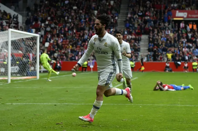 Isco Alarcon selalu menunjukkan determinasi setiap dipercaya tampil oleh Zinedine Zidane. (AFP/Miguel Riopa)