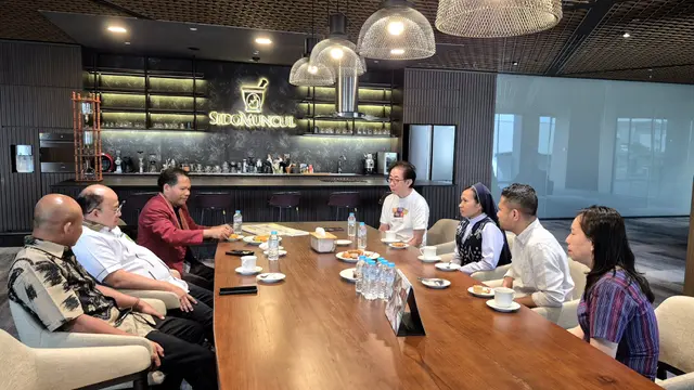 Direktur Utama Sido Muncul Dr. (H.C.) Irwan Hidayat