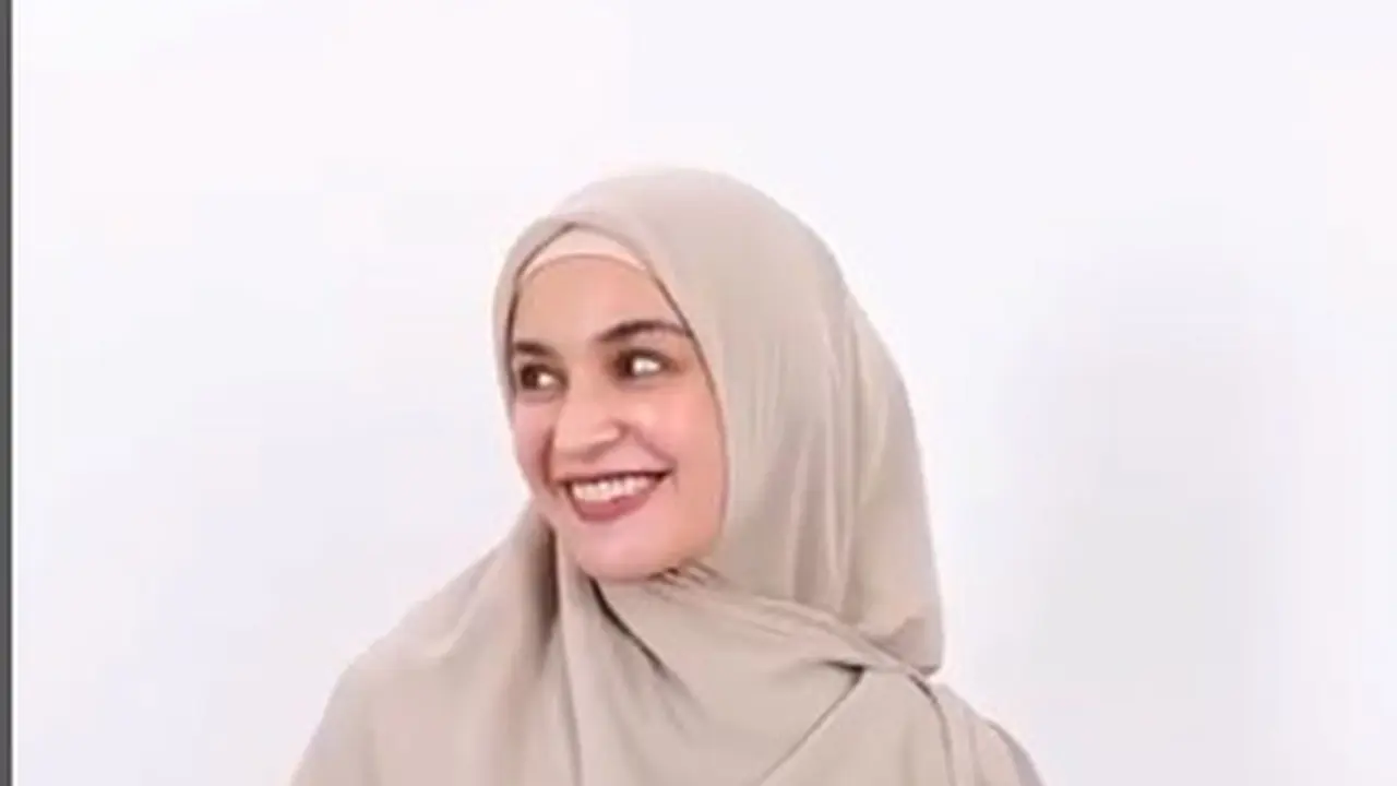 7 Potret Artis Pakai Baju Shimmer, Diprediksi Jadi Tren Lebaran 2024