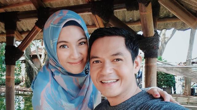 [Fimela] Dude Harlino dan Alyssa Soebandono