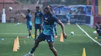 Pemain Persib Bandung, Victor Igbonefo. (Bola.com/Erwin Snaz)