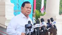 Menteri Pertahanan Prabowo Subianto menggelar keterangan pers usai menghadap Presiden Joko Widodo (Jokowi) di Istana Negara, Senin, 10 Juli 2023. (Muhammad Genantan Saputra/Merdeka.com)