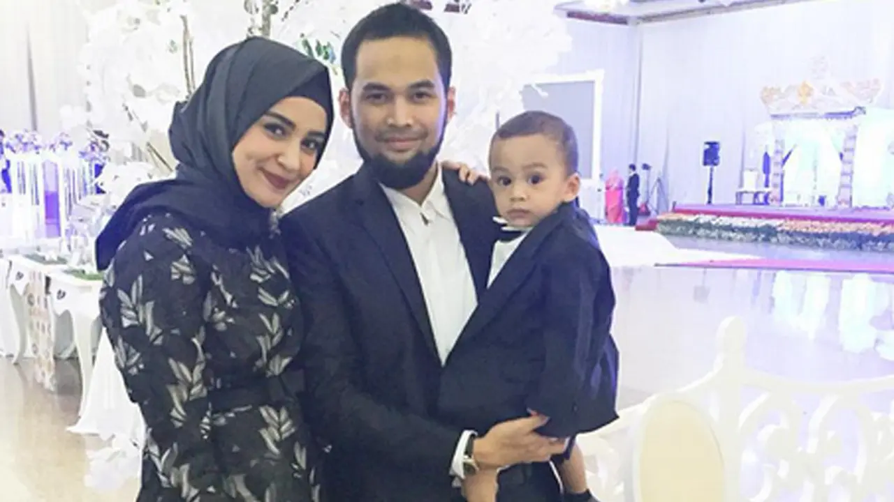 Artis-Artis Muda Ini Berhijab Setelah Menikah