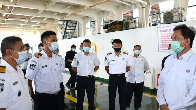 Kepala BPH Migas melakukan Kunjungan Lapangan terkait ketersediaan kebutuhan JBT untuk kapal ASDP wilayah Sorong, Papua Barat. (Dok BPH Migas)