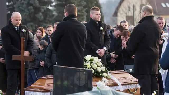 Ratusan Orang Iringi Pemakaman Wartawan Slovakia yang Tewas Dibunuh