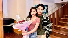 Kiesha Alvaro dan Angel Marianne diketahui terlibat dalam satu project sehingga menumbuhkan cinta diantara keduanya. Anak muda dimabuk cinta, diketahui Kiesha dan Angel punya panggilan khusus yakni ayah dan bunda. Sebelum berpacaran dengan Angel Marianne, Kiesha pernah berpacaran dengan Ratu Sofya, Saskia Chadwick hingga Frislly Herlind. (Liputan6.com/IG/@angelmariaanne)