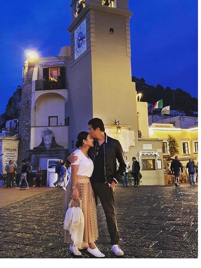 Berharap Segera dapat Momongan, Ini 7 Potret Mesra Syahrini dan Reino Barack