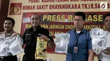 Penyidik Direktorat Tindak Pidana Narkoba Bareskrim Polri menembak mati dua tersangka pengedar narkoba di kawasan Kayu Putih, Pulogadung, Jakarta Timur.