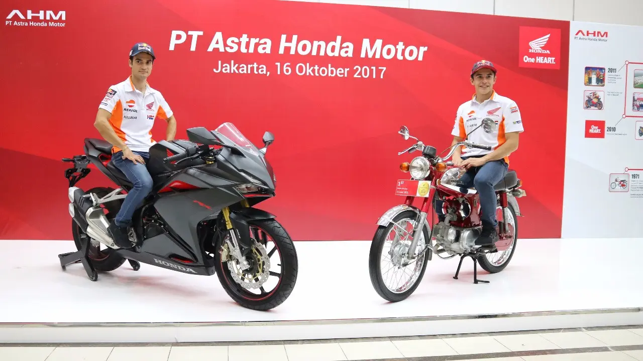 Ke Indonesia, Marquez dan Pedrosa Langsung Jalan-Jalan ke Pabrik (Foto: AHM)