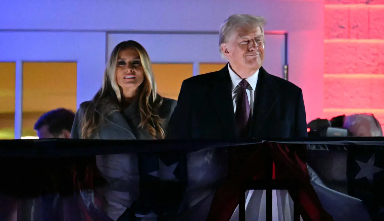 Prakiraan cuaca dingin yang akan terjadi pada Senin 20 Januari 2025 memaksa acara pelantikan Donald Trump sebagai Presiden Amerika Serikat dipindah dari bagian depan barat ikonik gedung Capitol ke dalam ruangan ke Capitol Rotunda. (Jim WATSON/AFP)