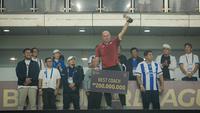 Pelatih Persib Bandung, Bojan Hodak, meraih gelar the best coach BRI Super League 2025/2026. Bojan mengantarkan Maung Bandung hattrick gelar. (Bola.com/Bagaskara Lazuardi)