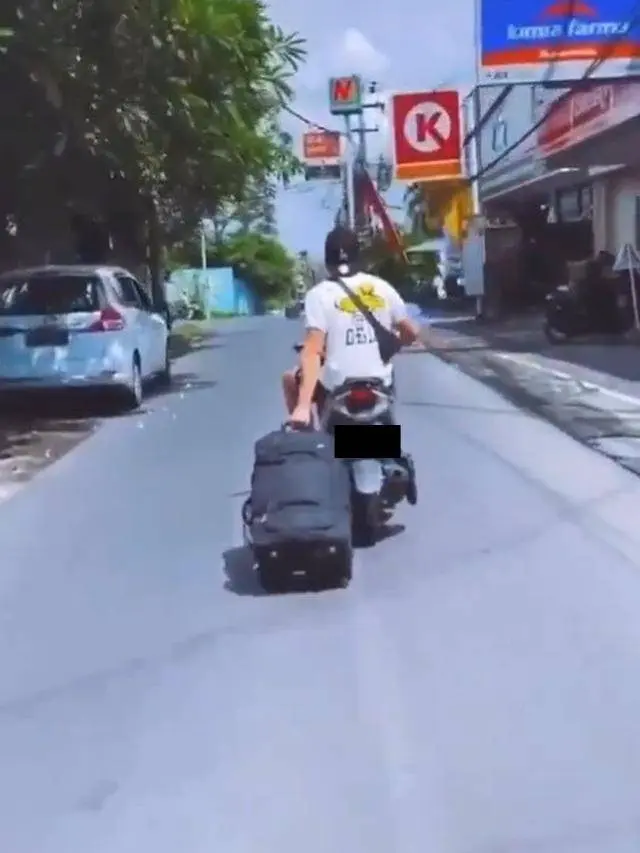 8 Potret Tingkah Kocak Bule saat Liburan di Indonesia Ini Viral