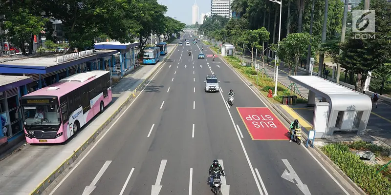 Arus Lalin di Jalan Jenderal Sudirman